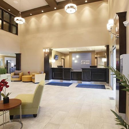 Holiday Inn Express Fort St John By Ihg Fort St. John Esterno foto