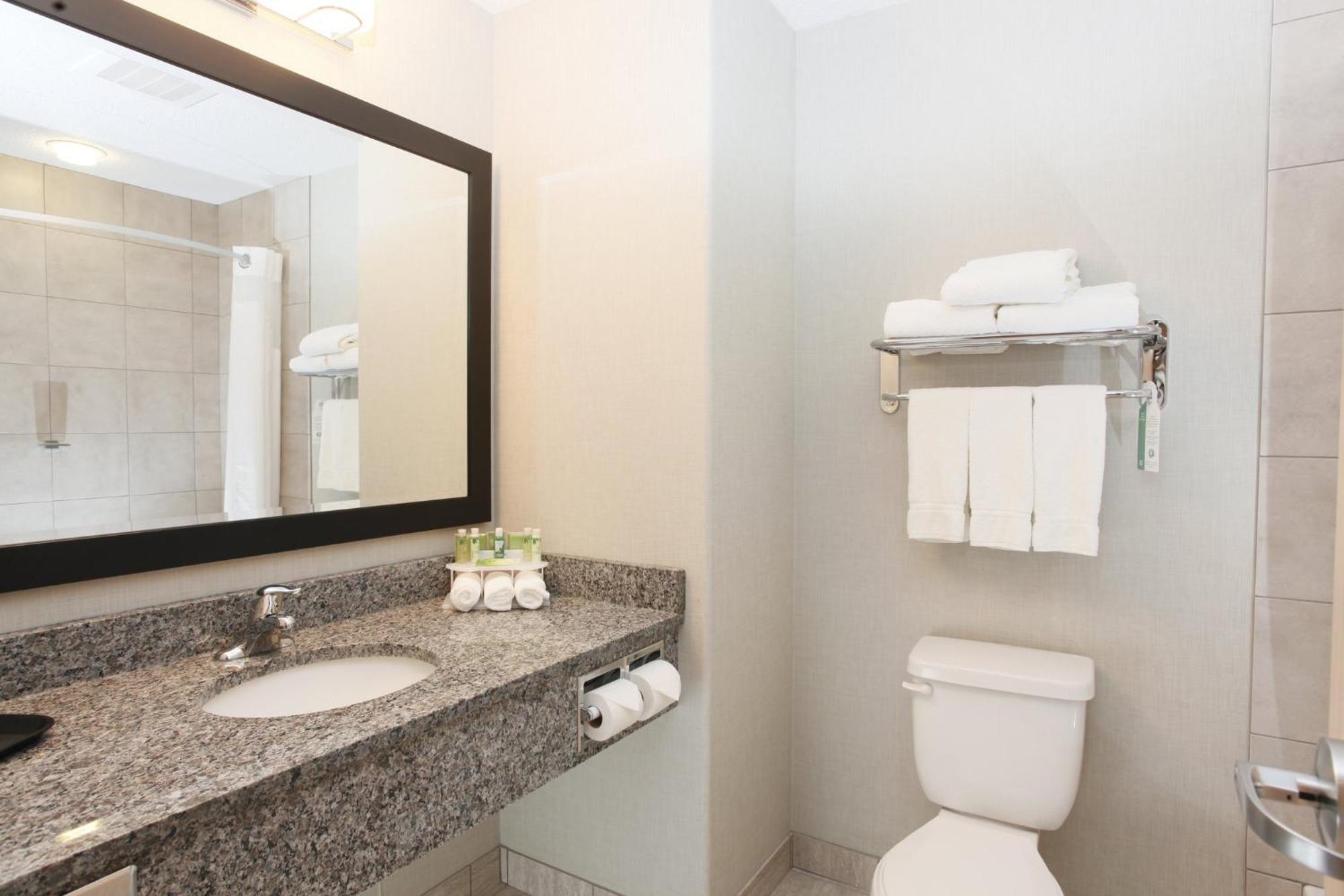 Holiday Inn Express Fort St John By Ihg Fort St. John Esterno foto