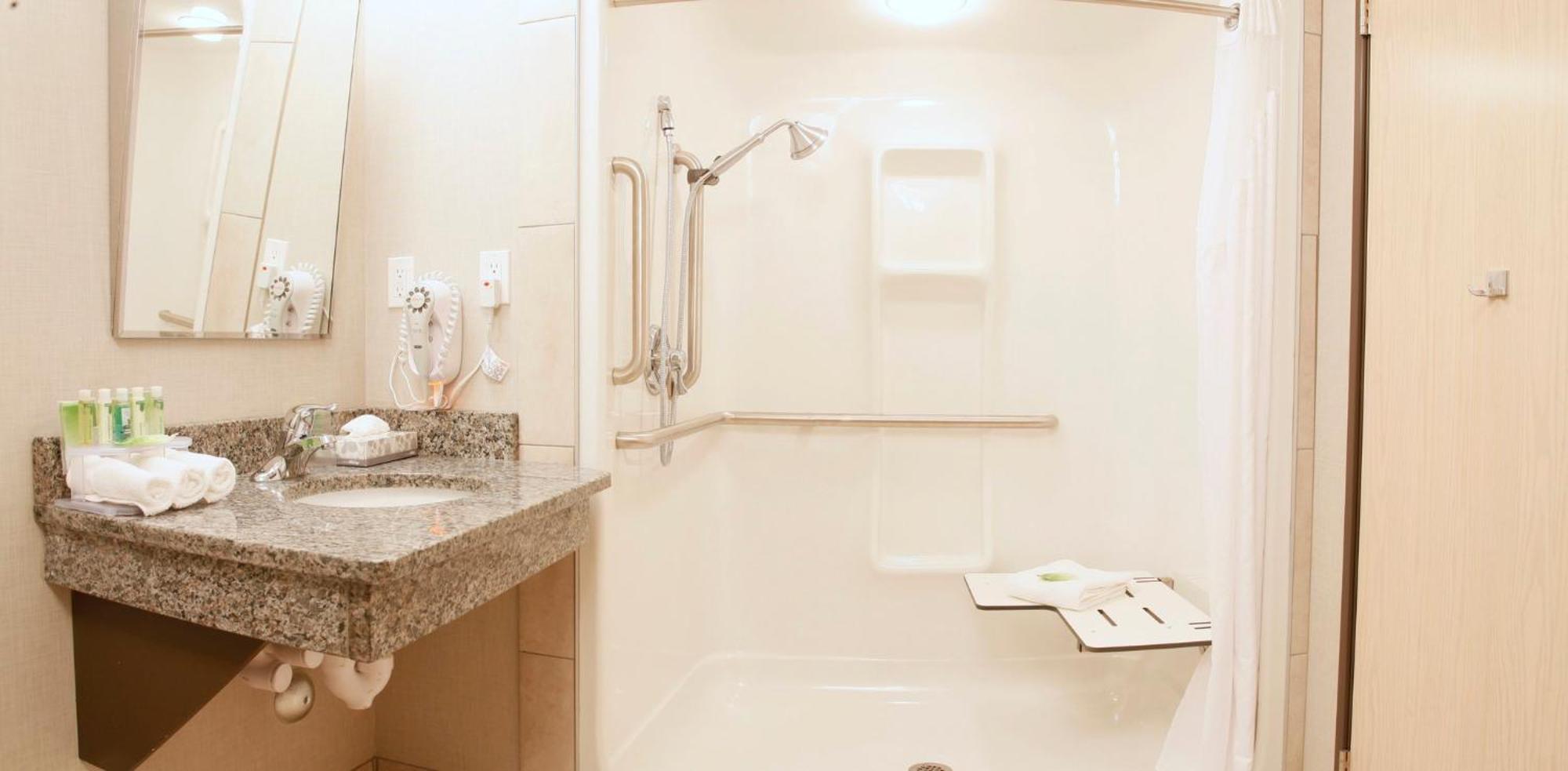 Holiday Inn Express Fort St John By Ihg Fort St. John Esterno foto