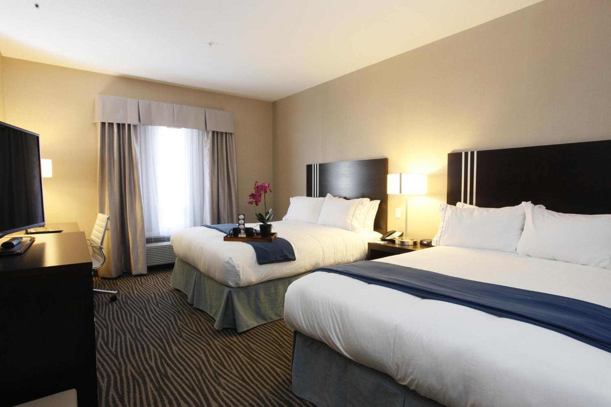 Holiday Inn Express Fort St John By Ihg Fort St. John Esterno foto
