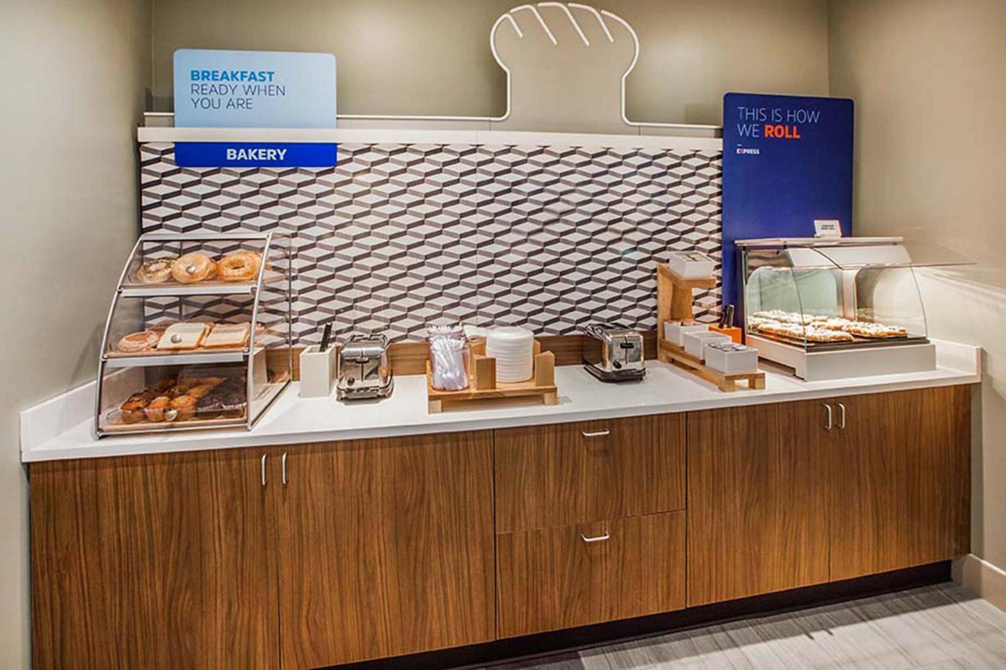 Holiday Inn Express Fort St John By Ihg Fort St. John Esterno foto