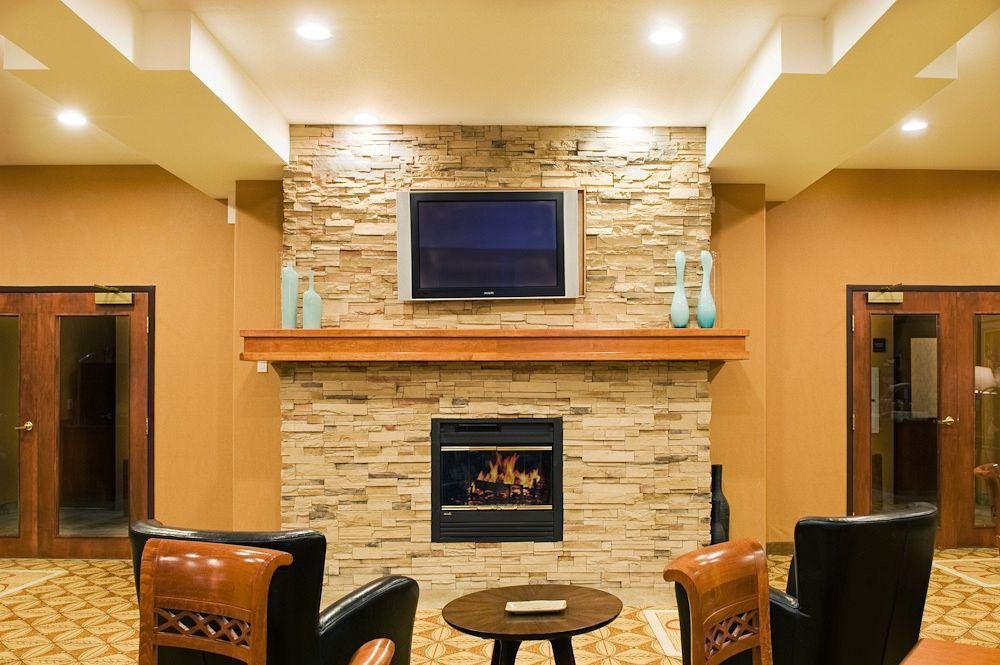Holiday Inn Express Fort St John By Ihg Fort St. John Esterno foto