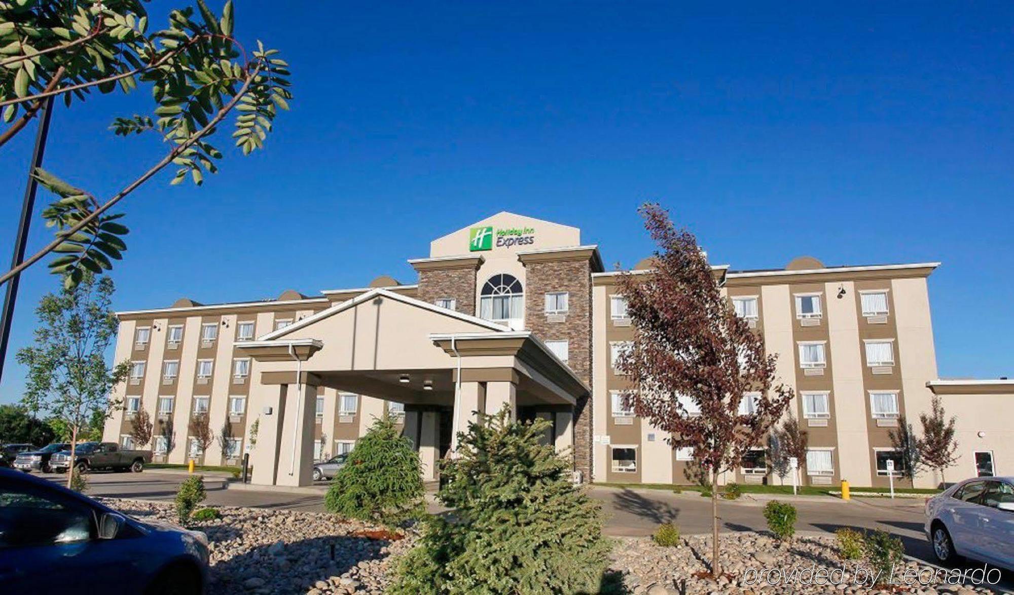 Holiday Inn Express Fort St John By Ihg Fort St. John Esterno foto