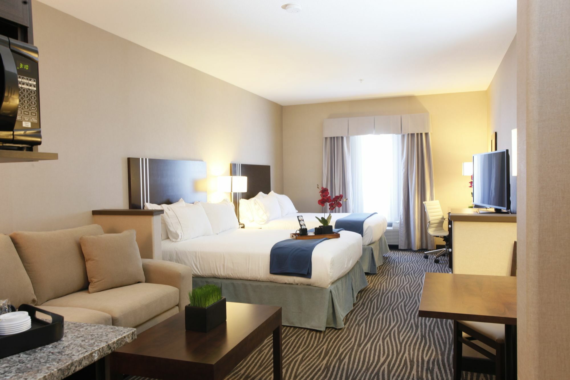 Holiday Inn Express Fort St John By Ihg Fort St. John Esterno foto