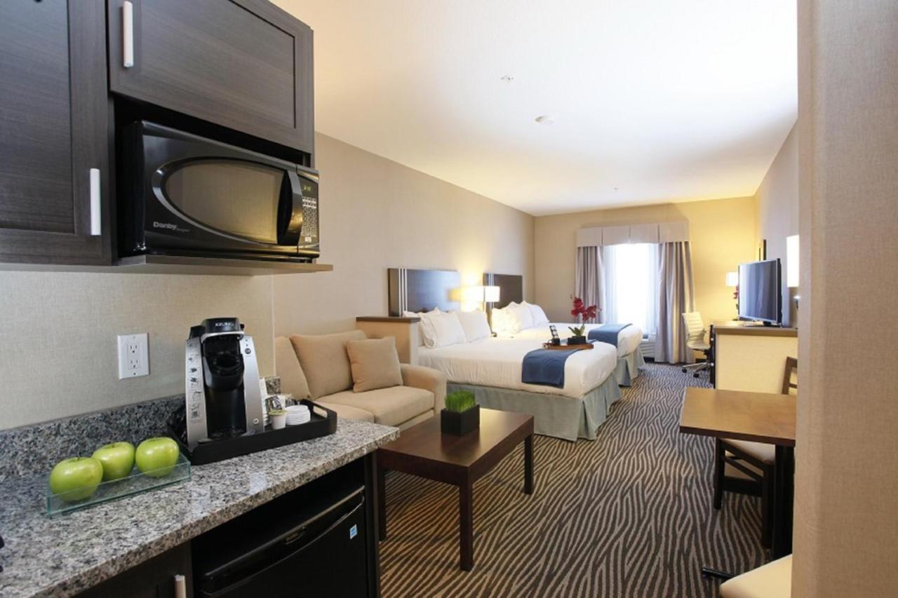 Holiday Inn Express Fort St John By Ihg Fort St. John Esterno foto